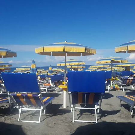 A Marina Di Santa Maria Del Cedro *