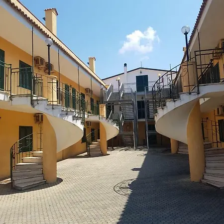 A Marina Di Santa Maria Del Cedro Cipollina